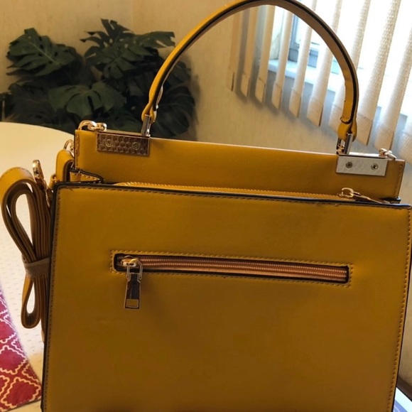 Alyssa mustard satchel - Picture 2 of 3